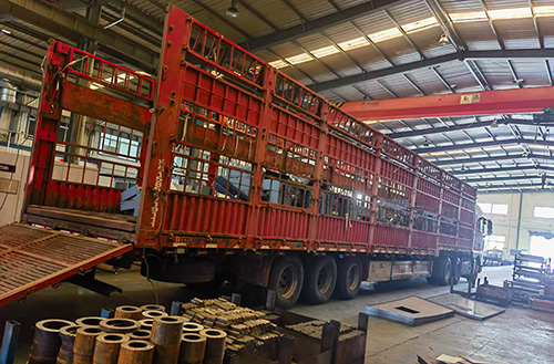 山东东达机电生产的一批锁罐摇台顺利装车发货 山东东达机电生产的一批锁罐摇台顺利装车发货